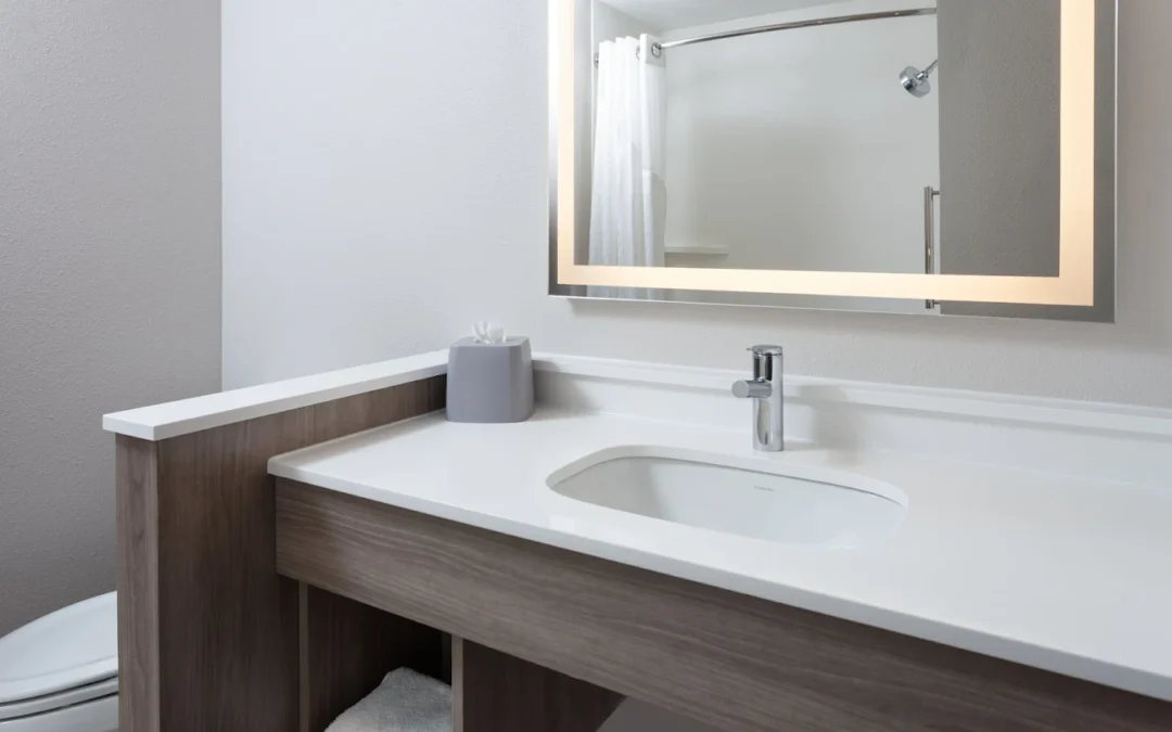 Holiday Inn & Suites